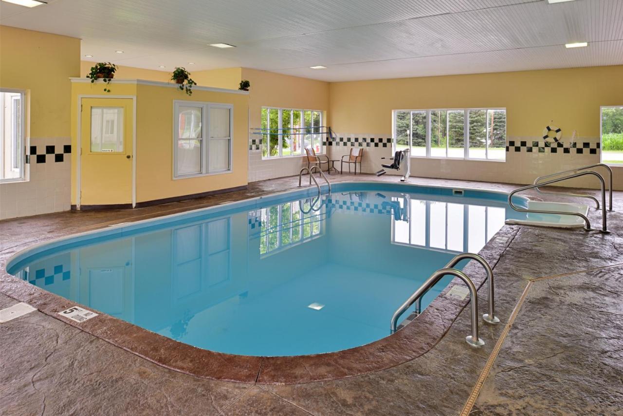 Red Roof Inn Sandusky - Milan Luaran gambar