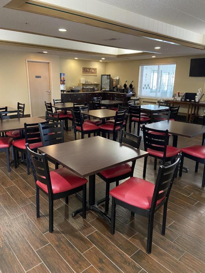 Red Roof Inn Sandusky - Milan Luaran gambar