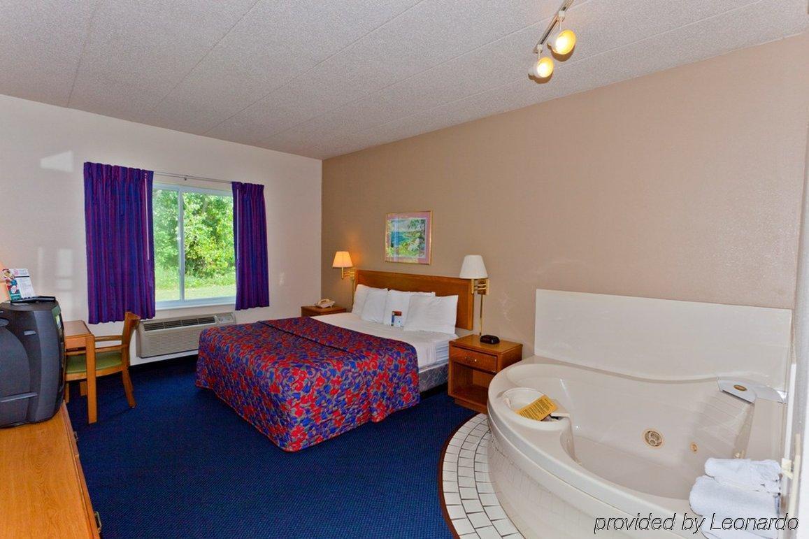 Red Roof Inn Sandusky - Milan Bilik gambar