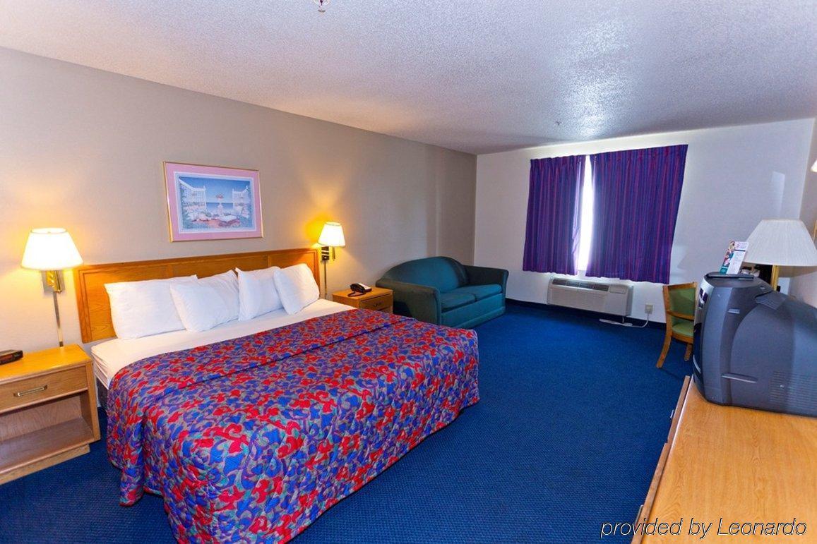 Red Roof Inn Sandusky - Milan Bilik gambar